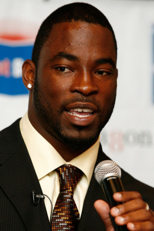 justin tuck launches literacy program in this photo justin tuck justin