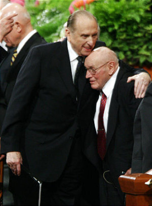 Elder Joseph B. Wirthlin speaks at General Conference on Oct. 4, 2008.