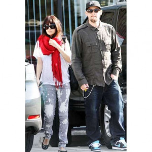 Love Quotes Knotted Linen Fringe Scarf in True Love - Photo