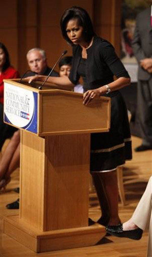 Michelle Obama lauds community service