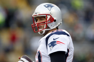 Nov 30, 2014; Green Bay, WI, USA; New England Patriots quarterback Tom ...