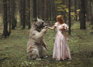 Russian Photographer Takes Stunning Portraits With REAL Animals