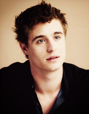 Hottie Of The Week: Max Irons (updated)