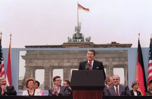 Ronald Reagan Wartime Address Highlights: 5 Quotes From the Tear Down ...