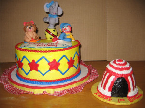 first birthday circus mom wanted a bright circus cake for her daughter ...