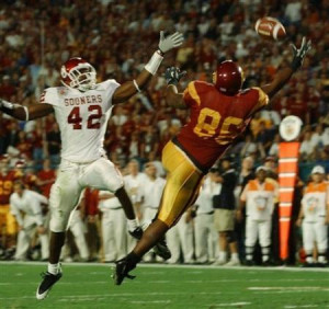 Dominique Byrd catches a touchdown pass as Oklahoma's Rufus Alexander ...