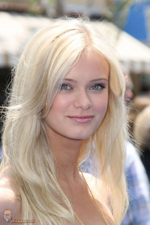 Sara Paxton Pictures