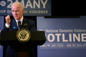 2013-10-31_Joe_Biden_Charlie.Pearce11946.jpg