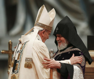 Pope Francis embraces Catholicos Karekin II of Etchmiadzin, patriarch ...