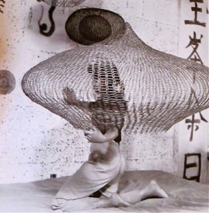 crochet sculpture by Ruth Asawa, image by Imogen Cunningham