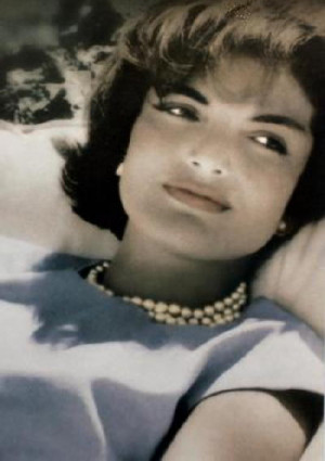 Above is a gorgeous picture of Jackie Kennedy - pearls and all. She ...