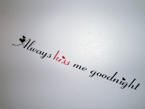GOOD Night Kiss Quote Wallpaper