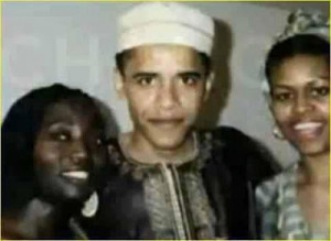 Barack Hussain Obama wearing Islamic Style Clothes