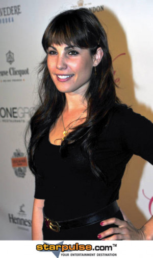 Carly Pope Picture Photo