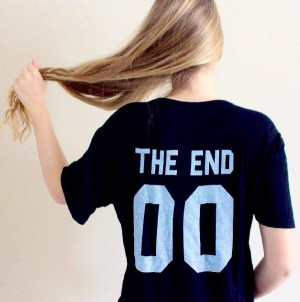 Brandy ♥ Melville Quinn The End 00 Top Graphics