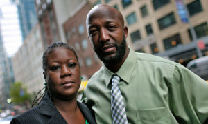 Wesley Snipes RELEASED From PRISON + Trayvon Martin's Parent SETTLE ...
