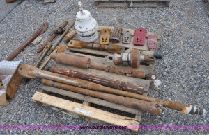 I9075.JPG - Horizontal directional drilling accessories , 6 quot pull ...