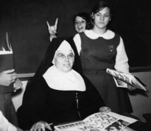catholic school, photobomb, funny nun