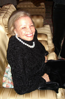 Grace Hightower, oka Mrs. Robert DeNiro, on right: