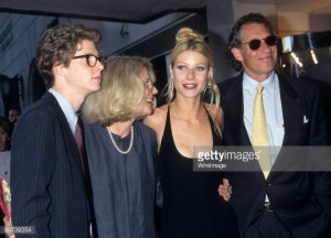 News Photo : Jake Paltrow Blythe Danner Gwyneth Paltrow and...