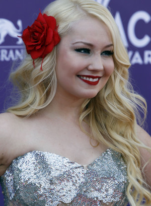 Raelynn Country Singer