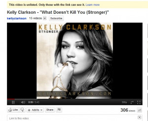 . Kelly Clarkson Once Again Fights Internet Leak. Standing In Front ...