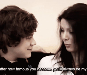 harry-styles-and-his-mum.gif?crop=top&fit=crop&h=330&w=380