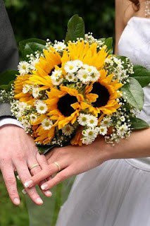 cute sunflower bouquets! for my mom to see!