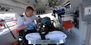 how to become a flight nurse