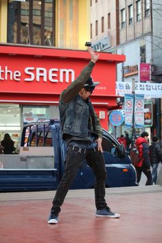 Is Prince Mak doing the Nae Nae?!?