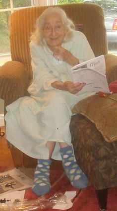 Heat Holders Warm Socks Keep Elderly Feet Toasty Warm Mom’s feet ...