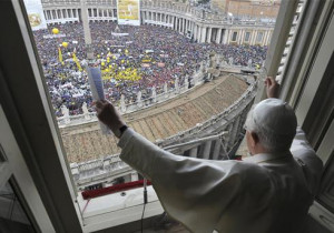 150,000 pack St. Peter's Square to support Pope Benedict XVI