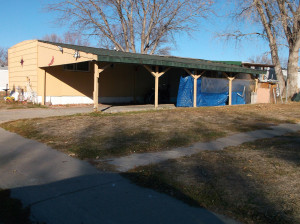 Broken Fence | Trailer Park Tours | TrailerParkTour.com