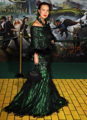 sue-wong-premiere-oz-the-great-and-powerful-02.jpg