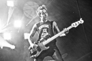 ... fall out boy bass bassist save rock and roll save rock and toll tour