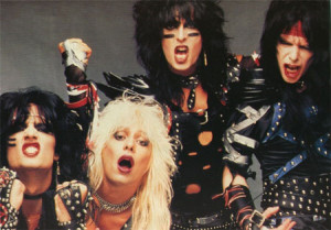 Mötley Crüe sind einer der bekanntesten Benutzer des Heavy-Metal ...