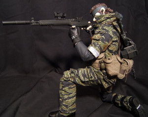 Hot Toys M4 Carbine, who needs MGS4 Snake :D