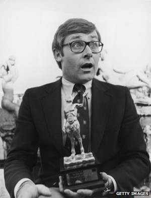 Peter Benchley collecting an award in 1975 marking the sale of a