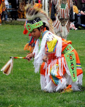 http://www.crazycrow.com/photos/native-american-grass-dance-01.php