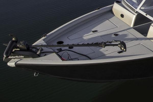 Crestliner 2200 Intruder