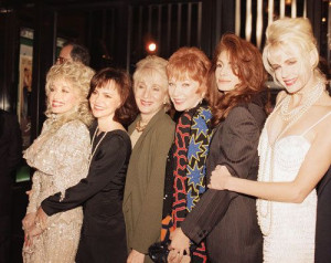 Dolly w/ the cast of Steel Magnolias