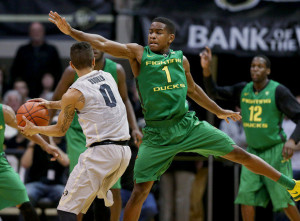 Pac-12 basketball: Ducks fall to No. 2 Wildcats in final minutes, 67 ...
