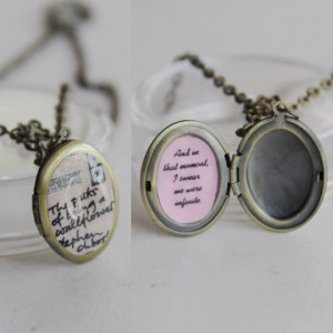 The perks of being a wallflower w/ quote -- locket with chain