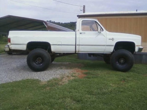 lifted chevy trucks classifieds