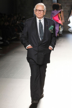 Thedress is a vase which the body follows. My clothes are like