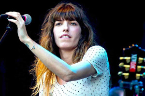 Lou Doillon s'est exprimée récemment au sujet du féminisme à ...