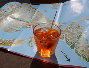 map and drink in Venice