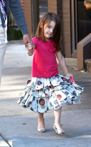 Katie Holmes and Suri Cruise Take A Stroll In Boston, Massachusetts.