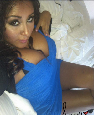 Nicole Snooki Beauty Images in different Pose and dressed