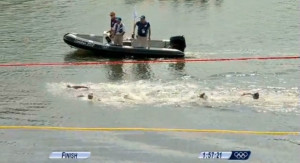 PHOTO: Two-hour women's 10 km swim marathon decided by .4 seconds